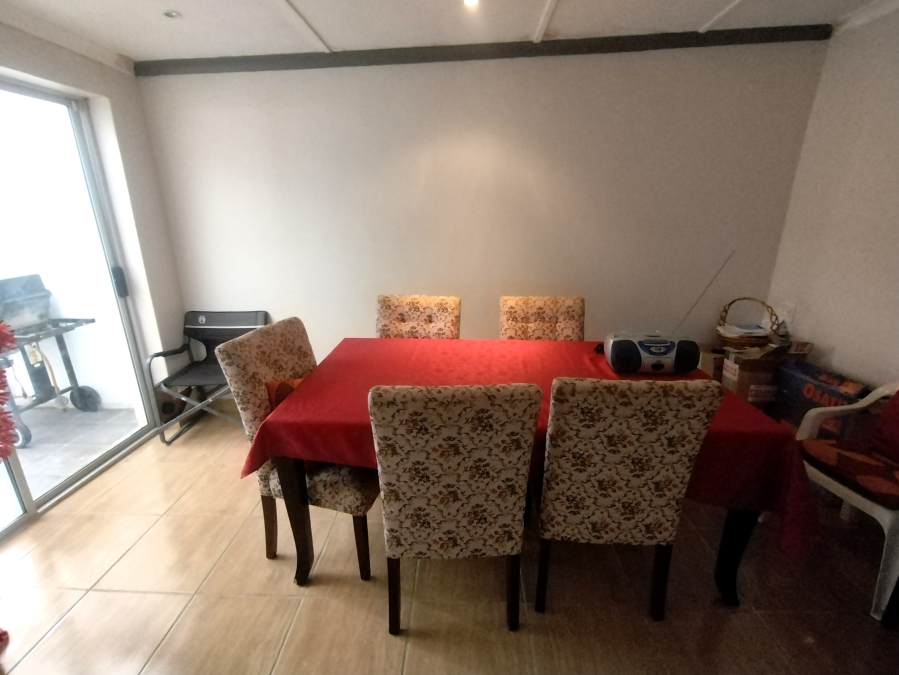 6 Bedroom Property for Sale in Kruisfontein Eastern Cape